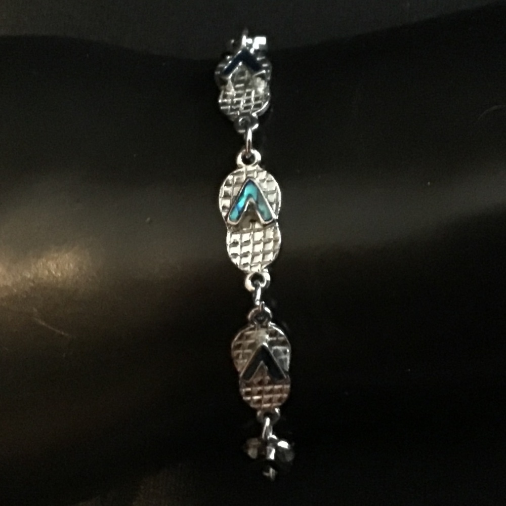 NWOT Genuine shell flip flop silvertone bracelet - 5/$25